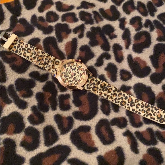 Watch - Picture 2 of 4